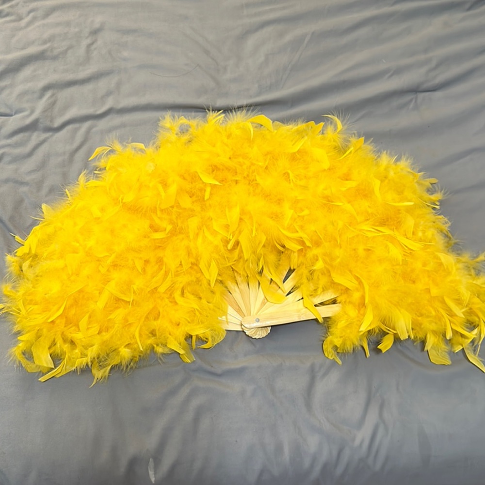 Large feather fan for burlesque or costume